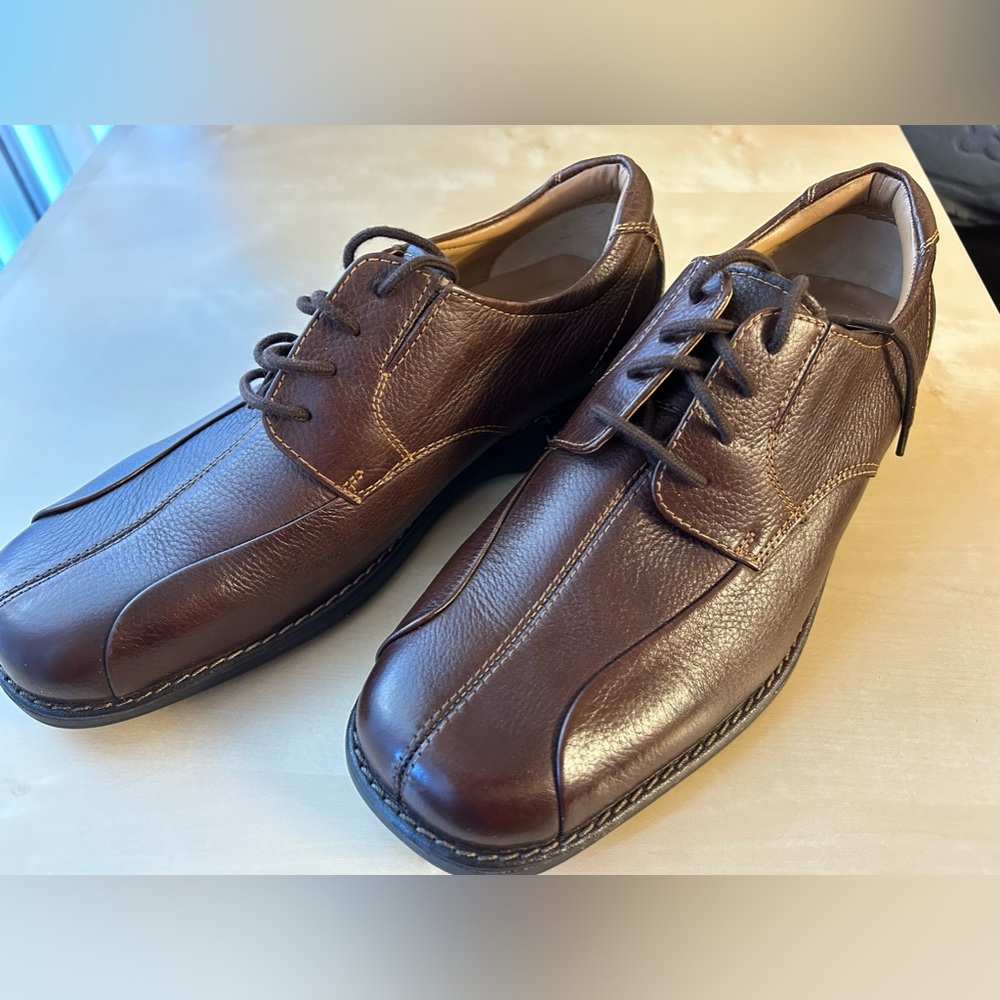 NWOT Men’s Docker’s dress shoes laced brown genuine pebble leather Sz 9.5